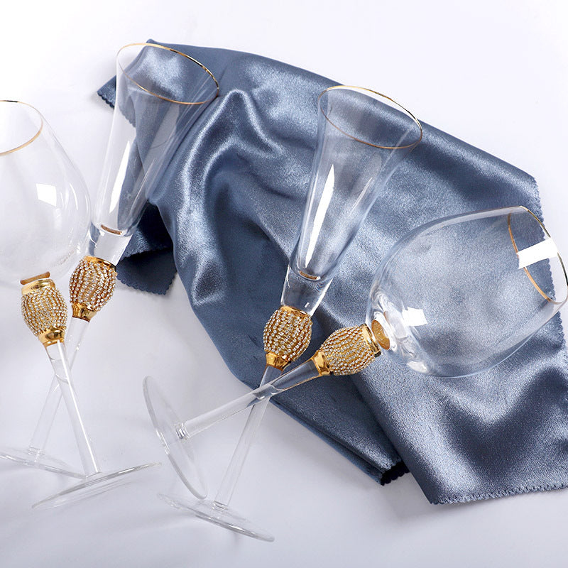 Champagne goblet with diamond wine vessel